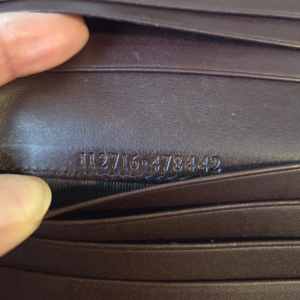 Authentic Brown Gucci Guccissima leather compact wallet